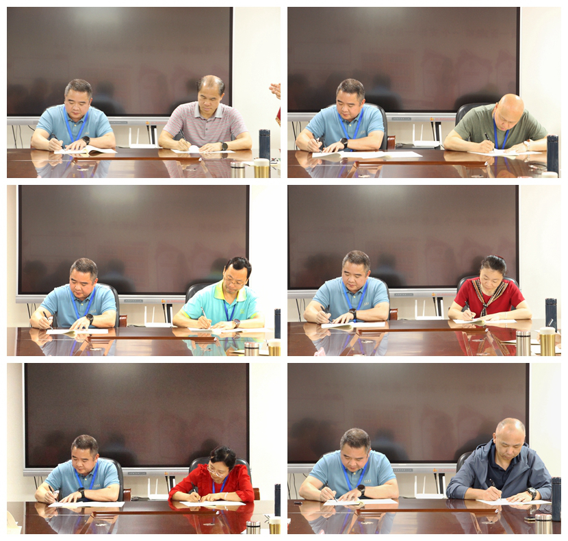 4.学校党委书记、校长韦鹰与中层以上干部签订责任书