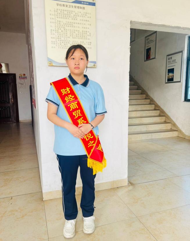 5.财经商贸系习商楼“礼仪督导岗”