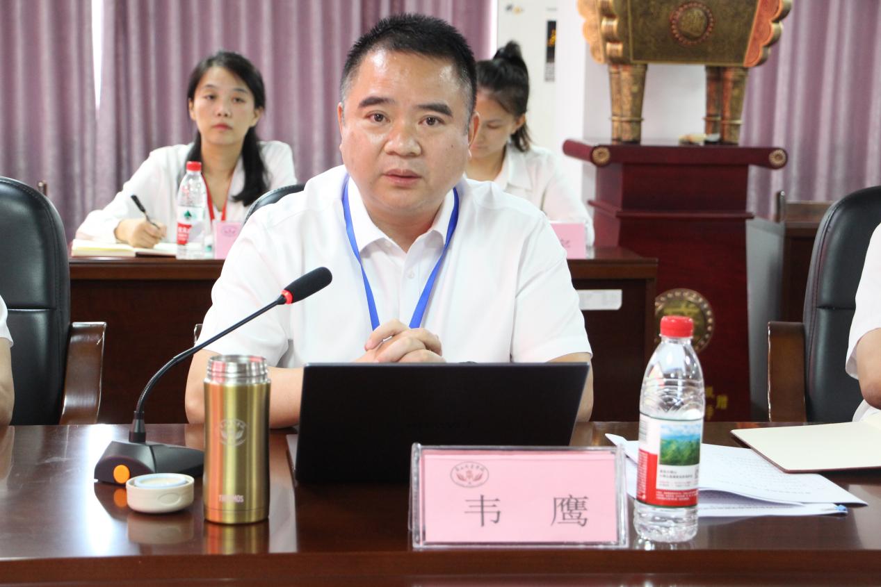 2.学校党委书记、校长韦鹰作总结发言