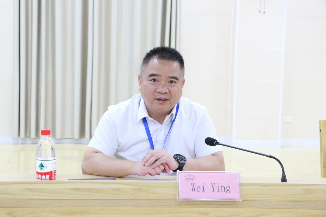 2.广西商校党委书记、校长韦鹰致辞