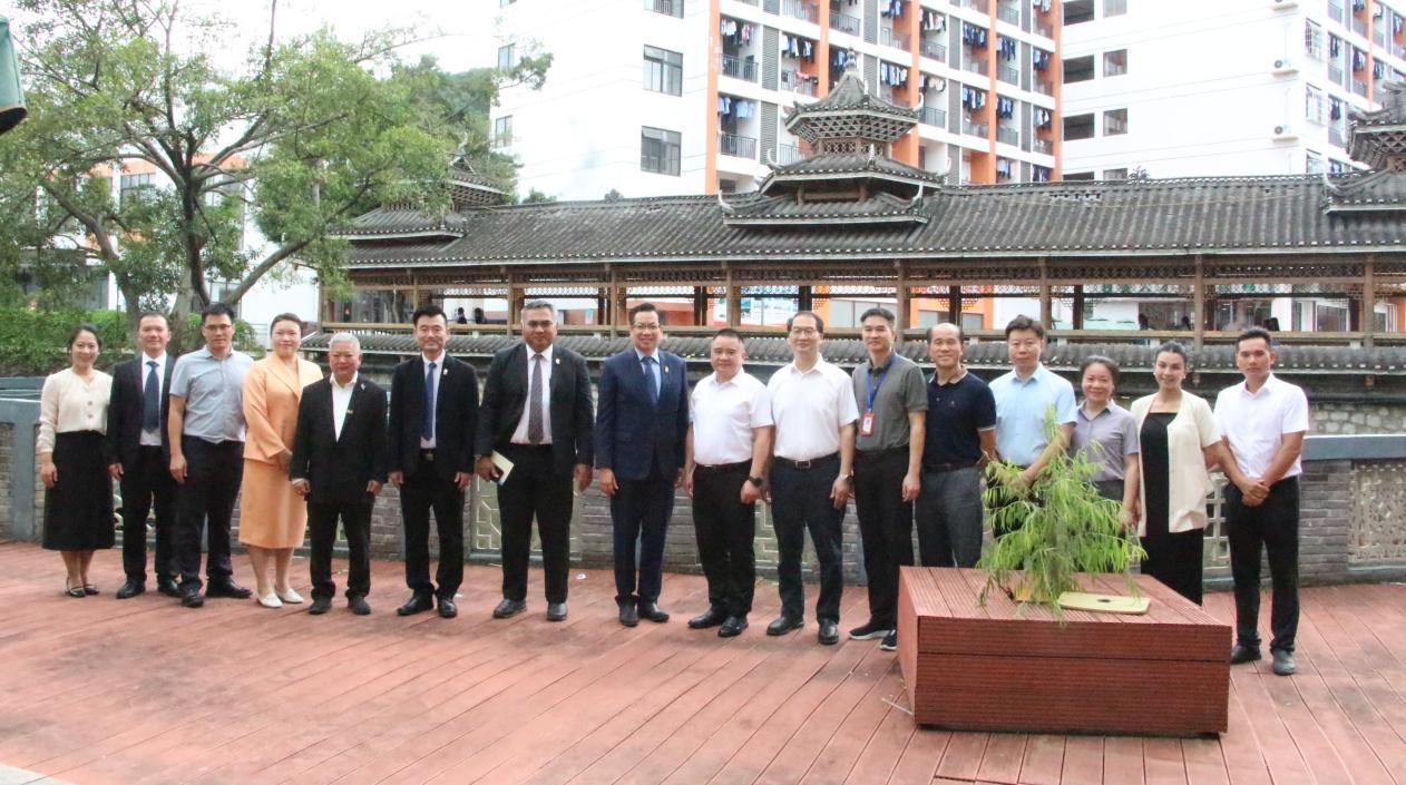 7，与会人员合影留念