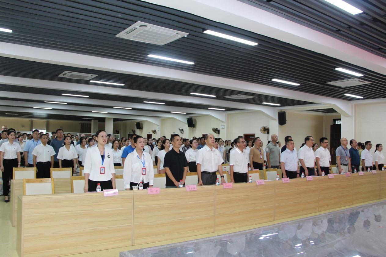 4.奏唱中华人民共和国国歌