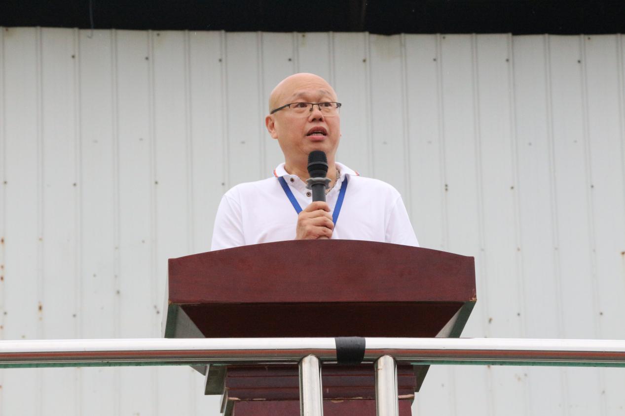 2.学校校长助理杨林钟主持发言