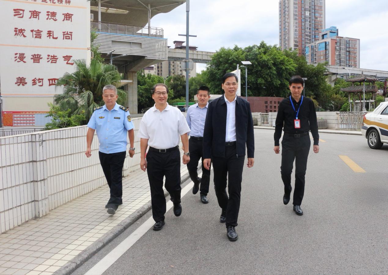 柳州市鱼峰区委书记钟云带队调研广西商业学校食品安全工作 守护校园“舌尖安全”